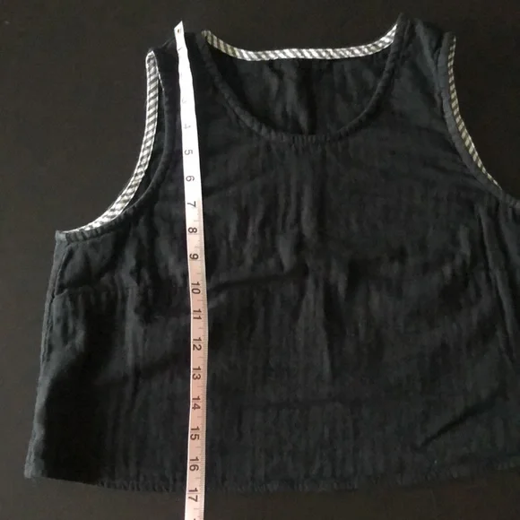 Swingy Cropped Black Gauze Tank Top - Picture 11 of 11